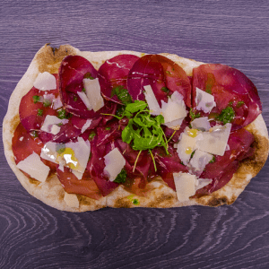 pinsa bresaola