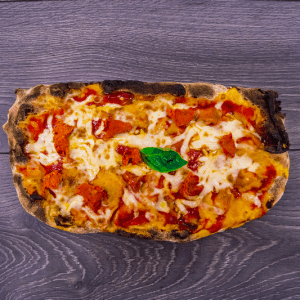 pinsa nduja mozzarella pomodoro