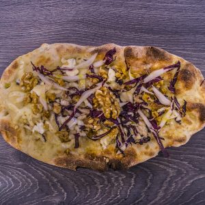 pinsa radicchio noci gorgonzola