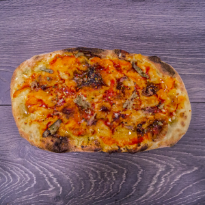 pinsa alici origano peperoncino pomodoro